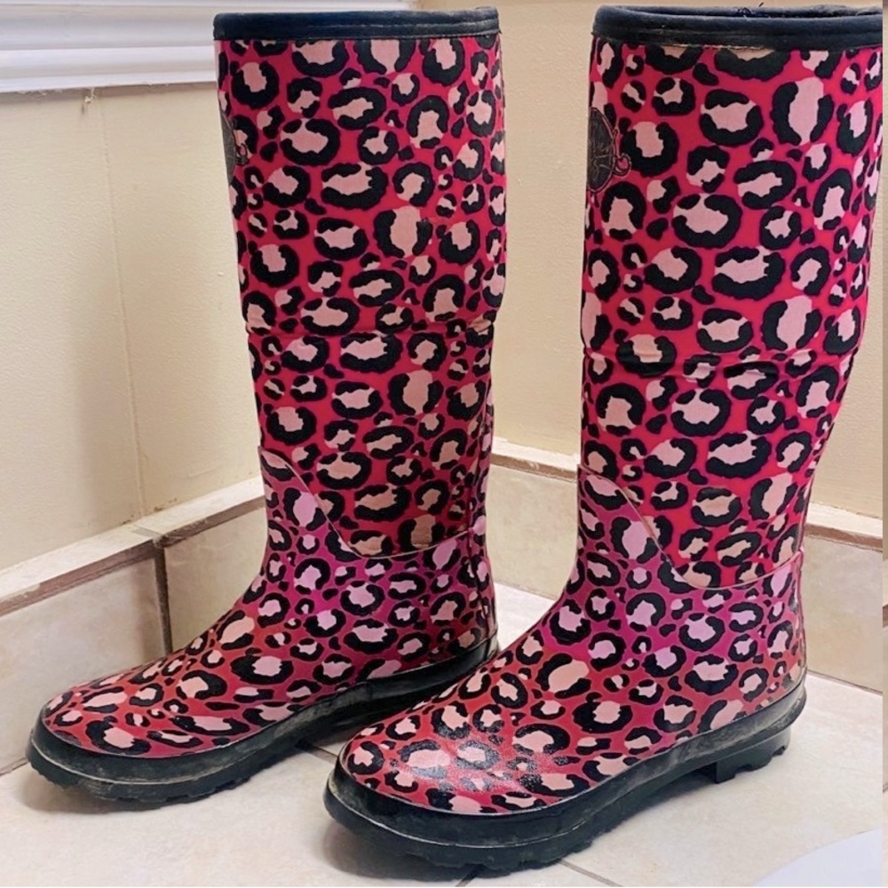 Pink Leopard Muck Boots